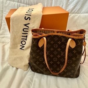 Authentic Neverfull MM MNG Beige great for everyday use with box and dust bag.